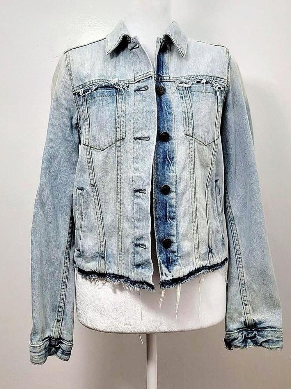 GAP 1969 Distressed Denim Jean Jacket Light Wash 100% Cotton